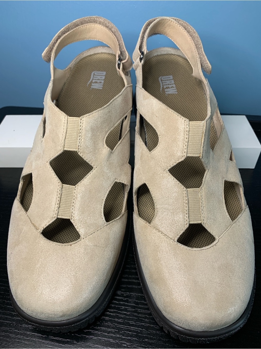 DREW Women's Tan Cutout Comfort Sandals